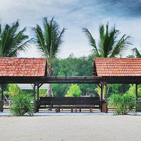 Hs Farm Waterpark Hotell Muar Exteriör bild