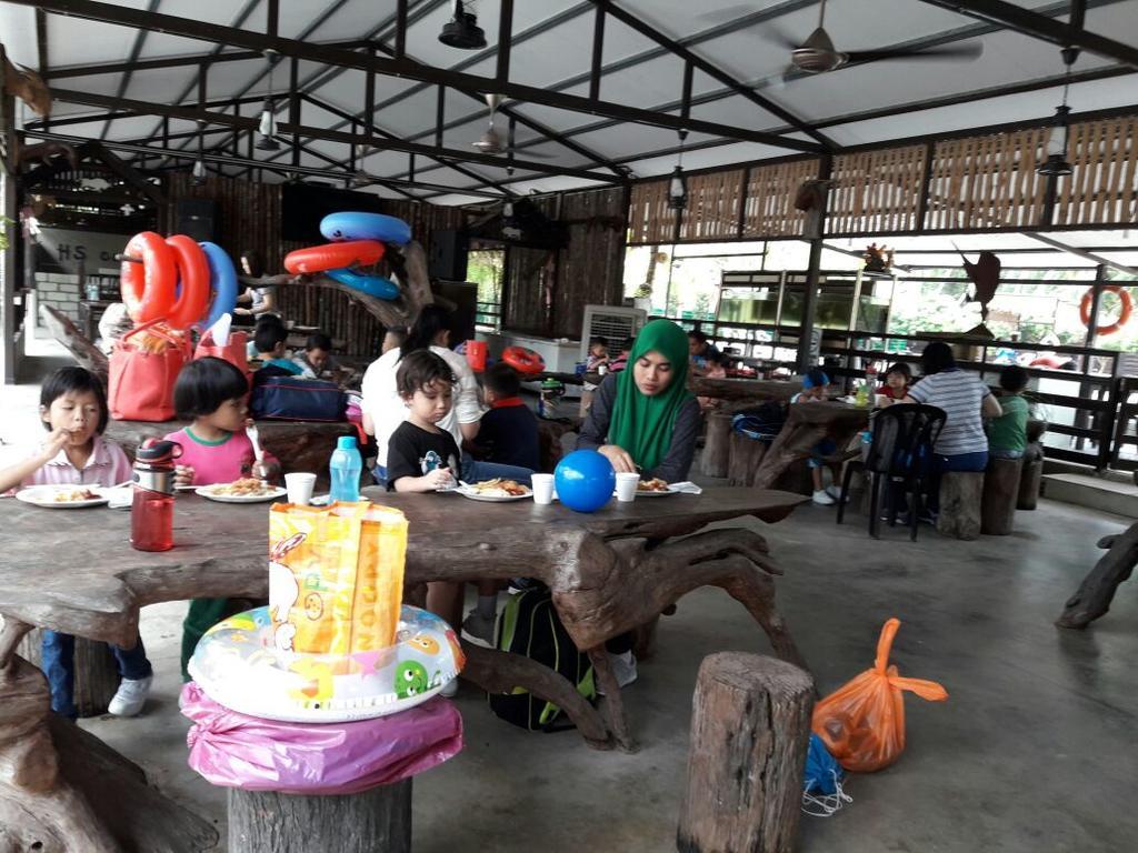 Hs Farm Waterpark Hotell Muar Exteriör bild