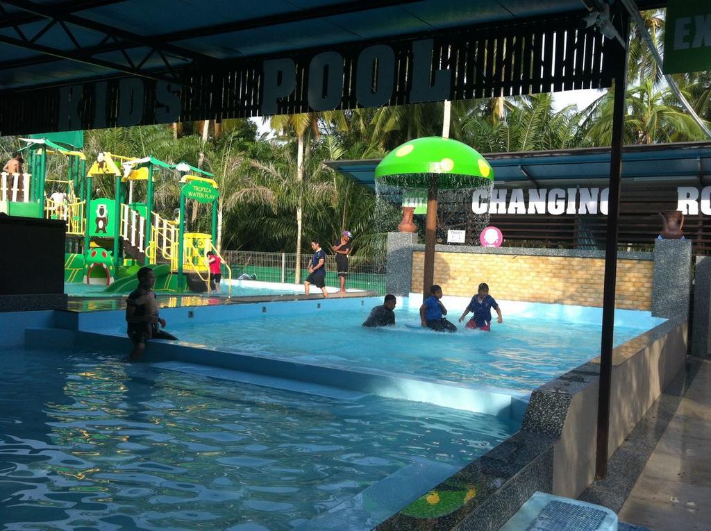 Hs Farm Waterpark Hotell Muar Exteriör bild