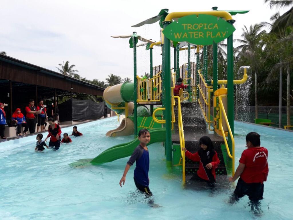 Hs Farm Waterpark Hotell Muar Exteriör bild
